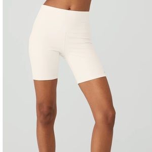 NWT Alo High Waist Biker Shorts - Size Small